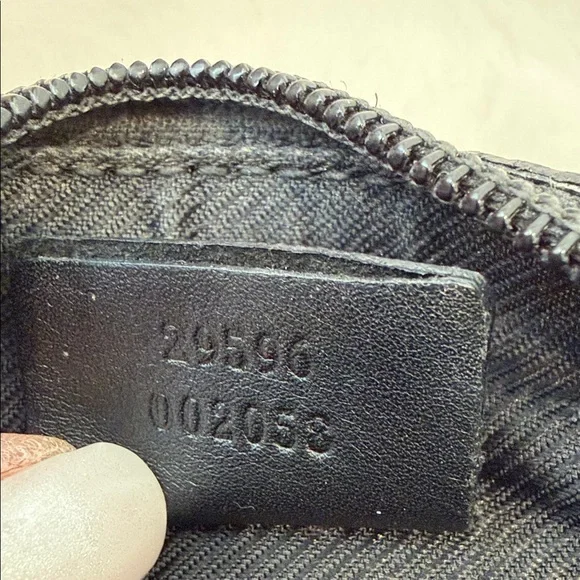 Gucci Black Embossed leather Toiletry Bag - Picture 12 of 13